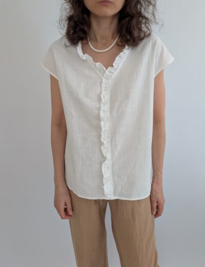 Weiße Bluse mit Rüschen Gr. M