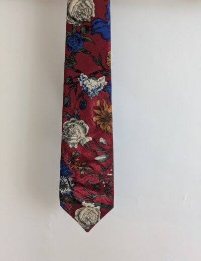 Krawatte mit Blumenmuster