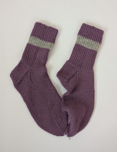 Handgestrickte Wollsocken, lila, Grösse 43-46 neu