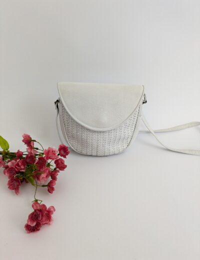 Kleine, weiße Handtasche aus Naturleder