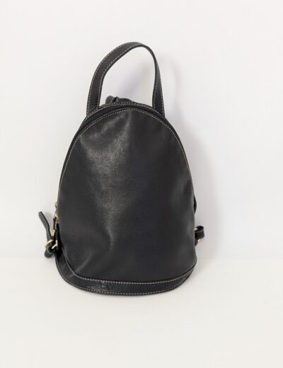 Schwarzer, kleiner Rucksack aus Naturleder