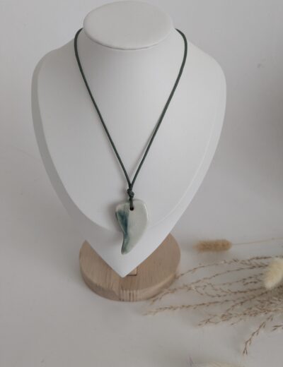 Halskette Blatt aus Keramik