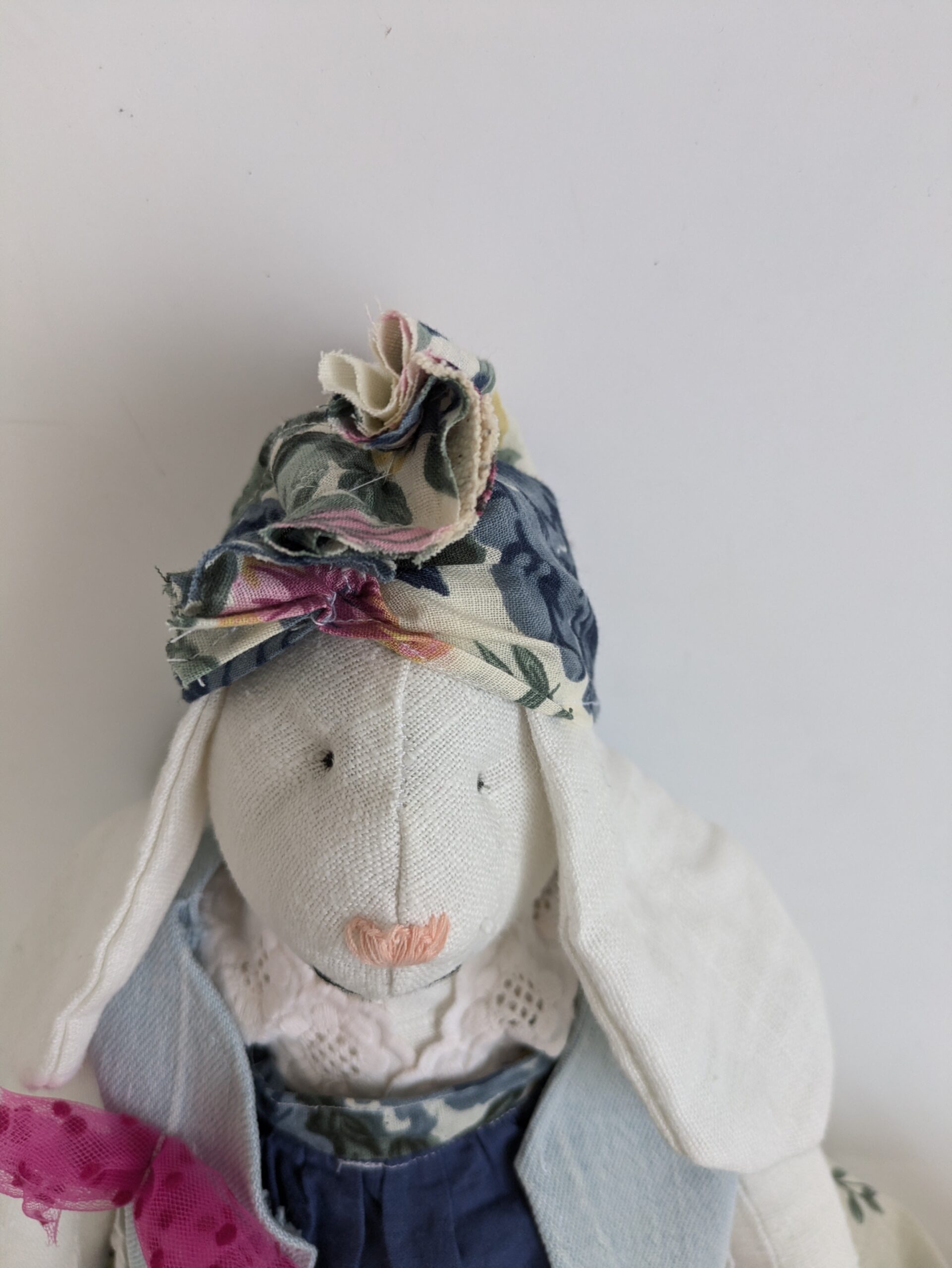 Handgefertigte Upcycling- Stoffpuppe 0+ – Bild 3