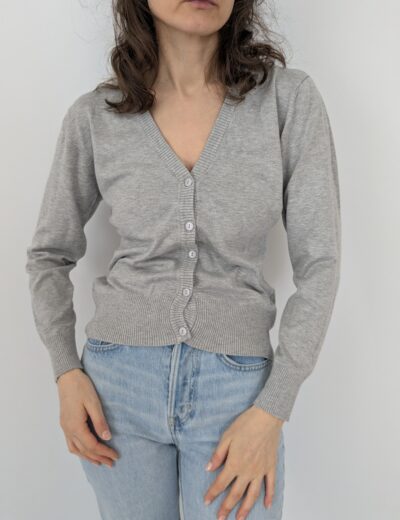 Grauer Pullover mit Knöpfen XS/S
