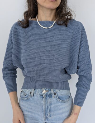 Blauer „Fledermaus“-Pullover Gr.34