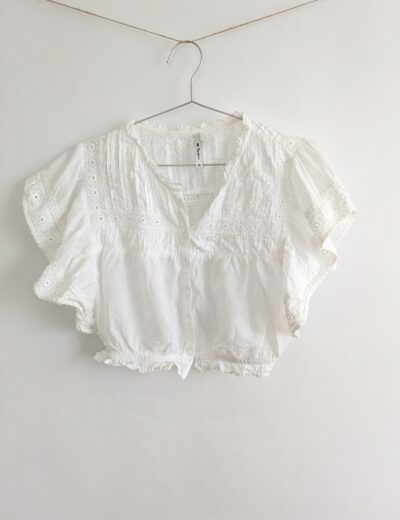 Kurze Bluse mit Rüschen Gr. 34