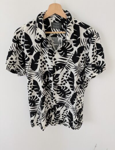 Herren Kurzarmhemd Primark, Regular Fit, Gr. M, Schwarz-Weiss Tropical-Print