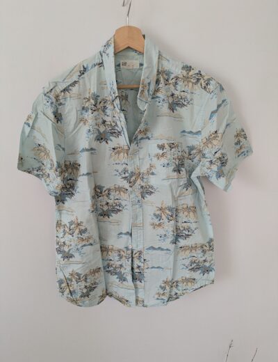 Herren Kurzarmhemd GAP, Standard Fit, 100% Baumwolle, Gr. M, Hellblau Hawaii-Print