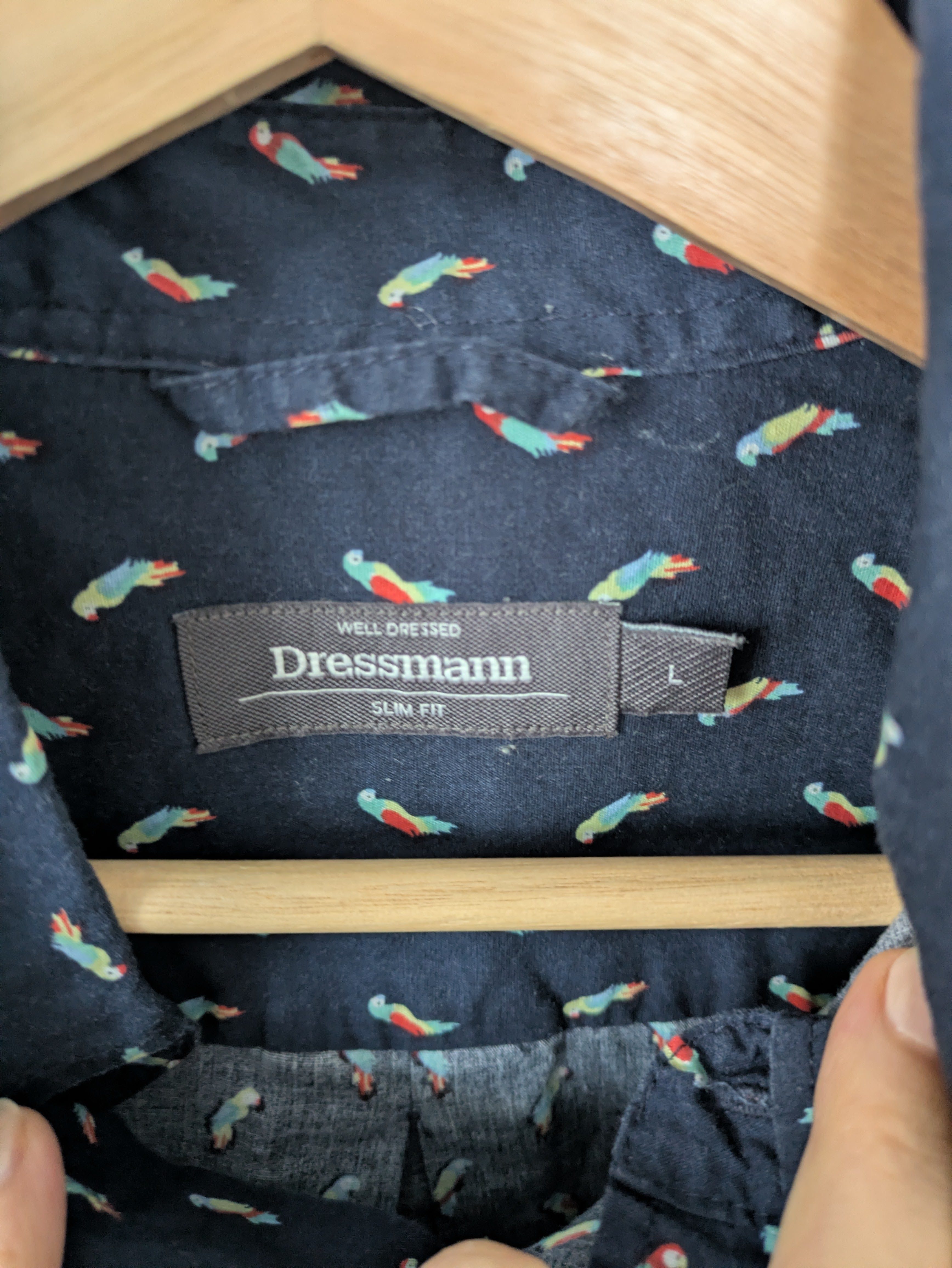Herren Langarmhemd Dressmann, Slim Fit, 97% Baumwolle, Gr. L, Navy Papageien-Print – Bild 3