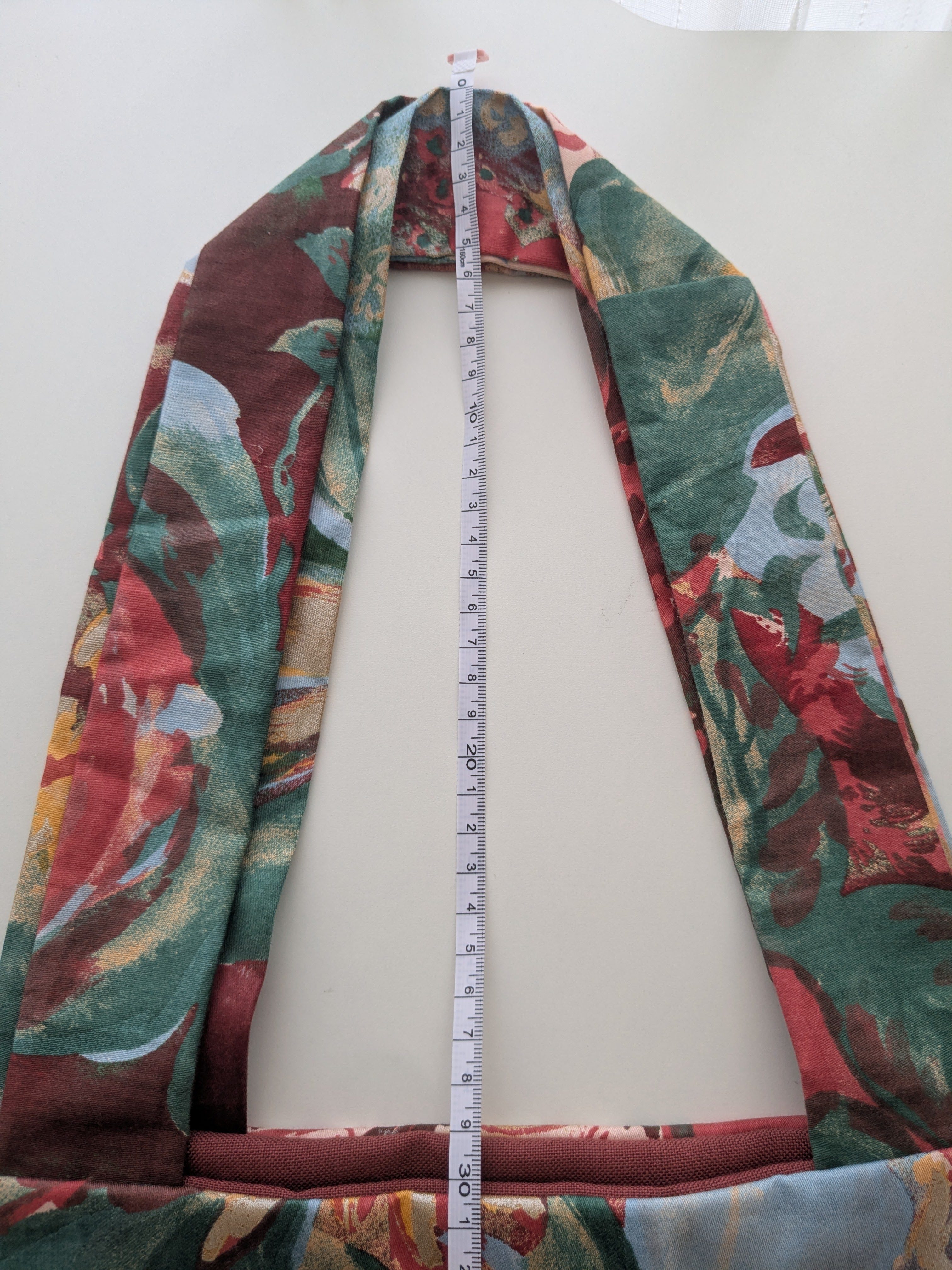 Wendbare Tragetasche „Less Waste, More Style" mit Stickerei – Upcycling Stoffbeutel – Bild 10