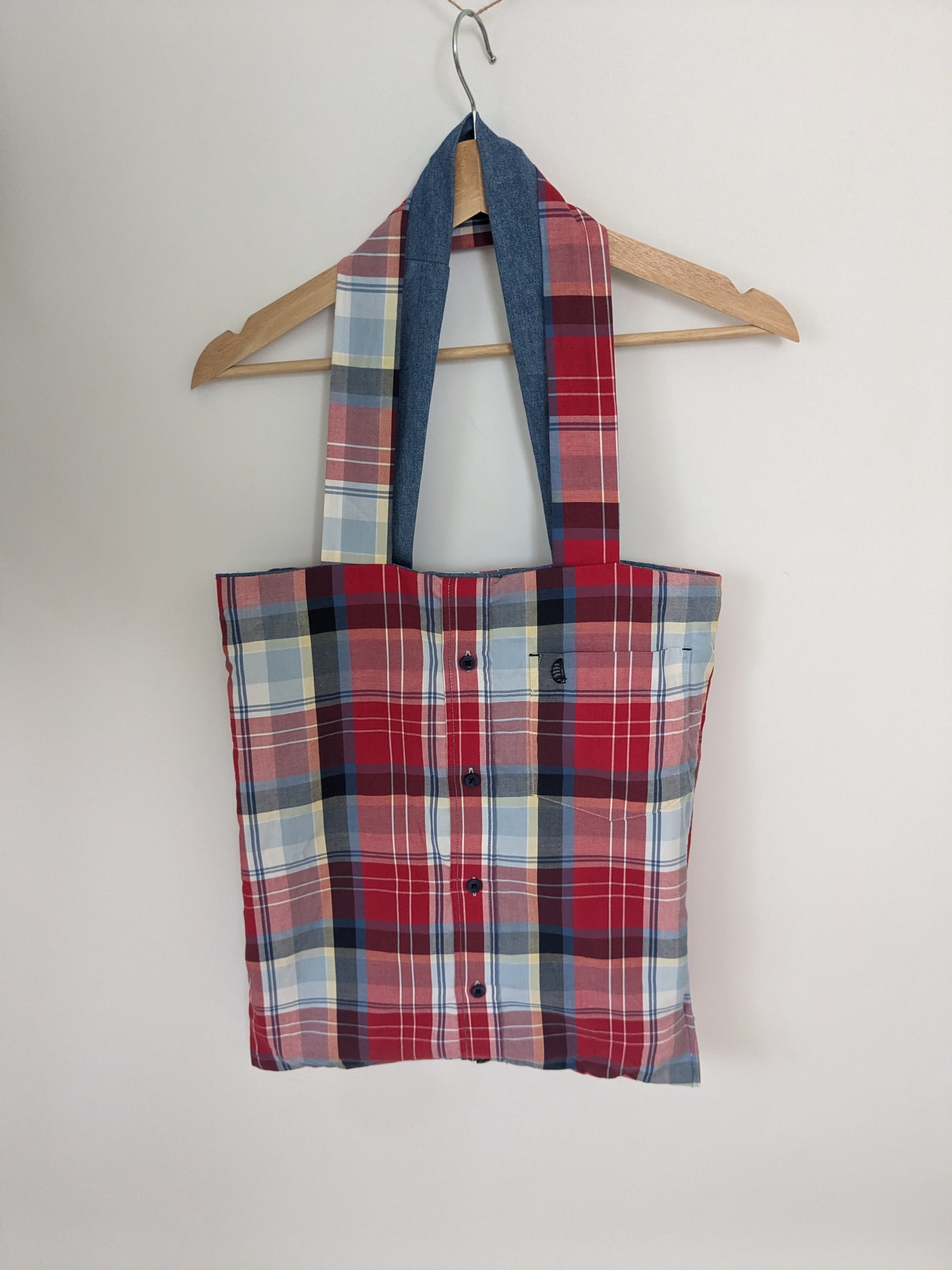 Wendbare Tragetasche „Zero Waste, All Style" mit Maus-Stickerei – Upcycling Stoffbeutel aus Jeans- und Hemdenstoff – Bild 4