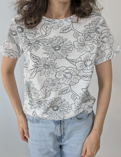 Baumwoll-T-Shirt mit Blumenmuster, neu, Gr.L