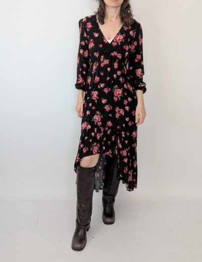 Asymmetrisches Blumenkleid von Stradivarius Gr.S