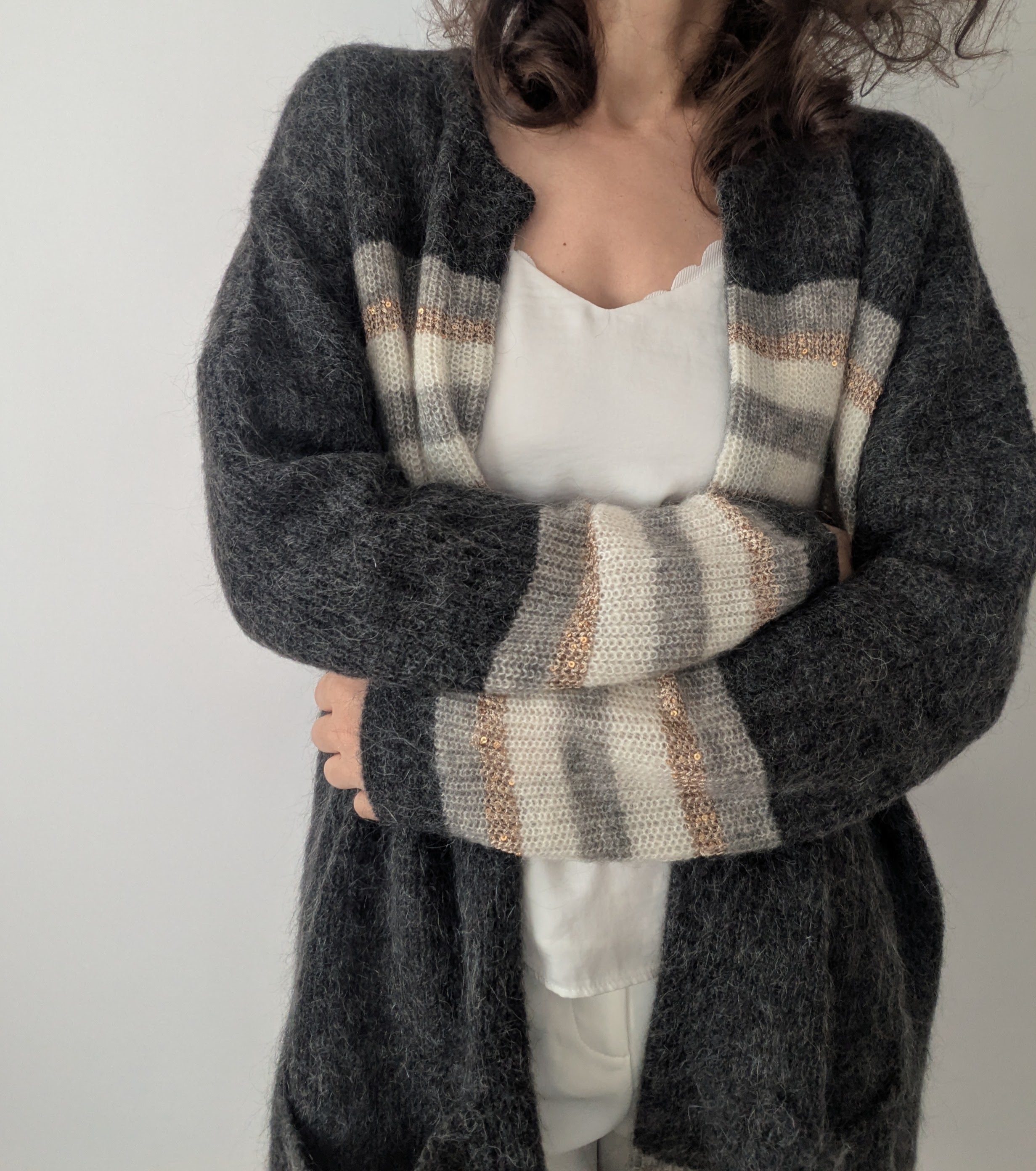 Langer Mohair-Cardigan von Claire Woman mit Streifen und Pailletten, Gr. 44 – Bild 2