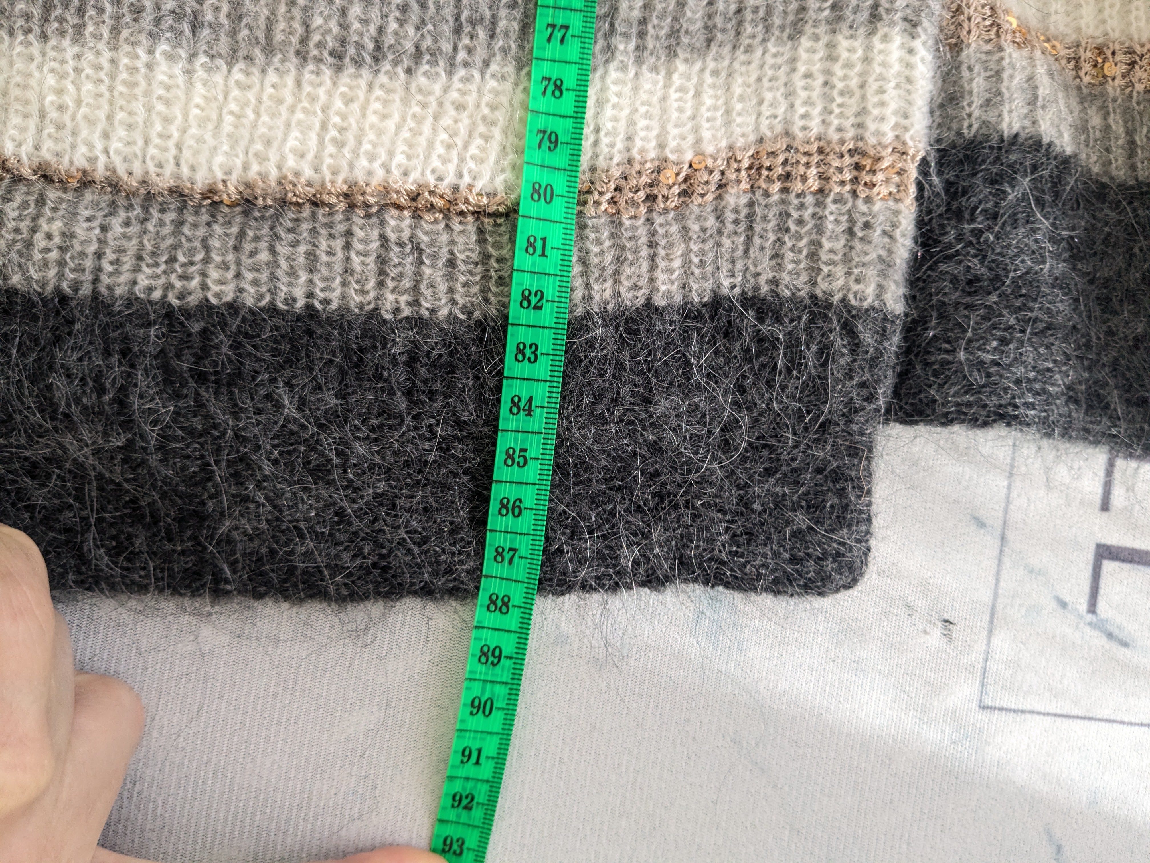 Langer Mohair-Cardigan von Claire Woman mit Streifen und Pailletten, Gr. 44 – Bild 8